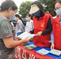 官塘社區開展垃圾分類宣傳志愿服務活動